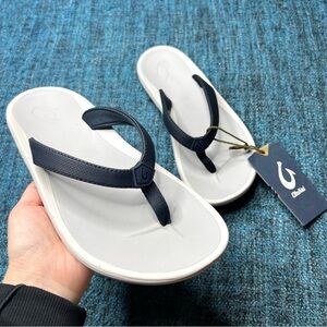 Olukai Pi'oe Flip Flop Sandals in Trench Blue Mist Grey Women's Size 8 NWT